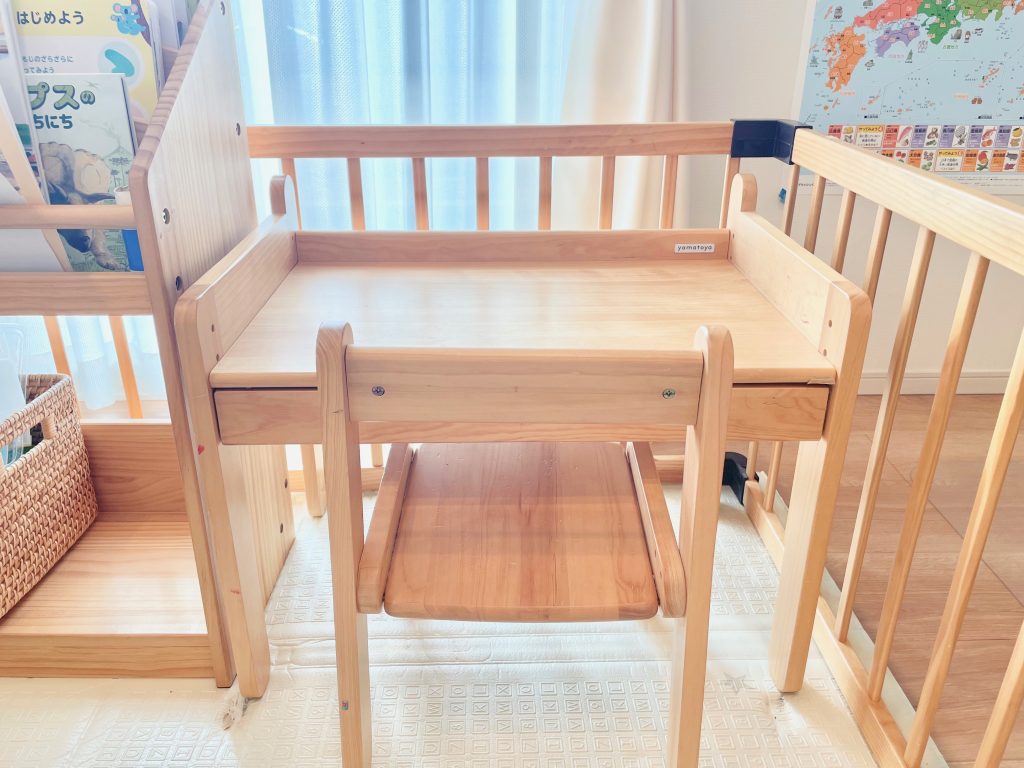 わが家が選んだ大和屋ノスタの机と椅子の写真